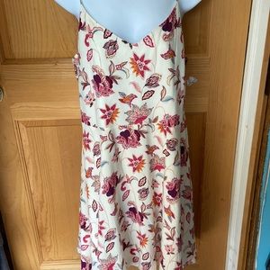 LOFT Fun light dress